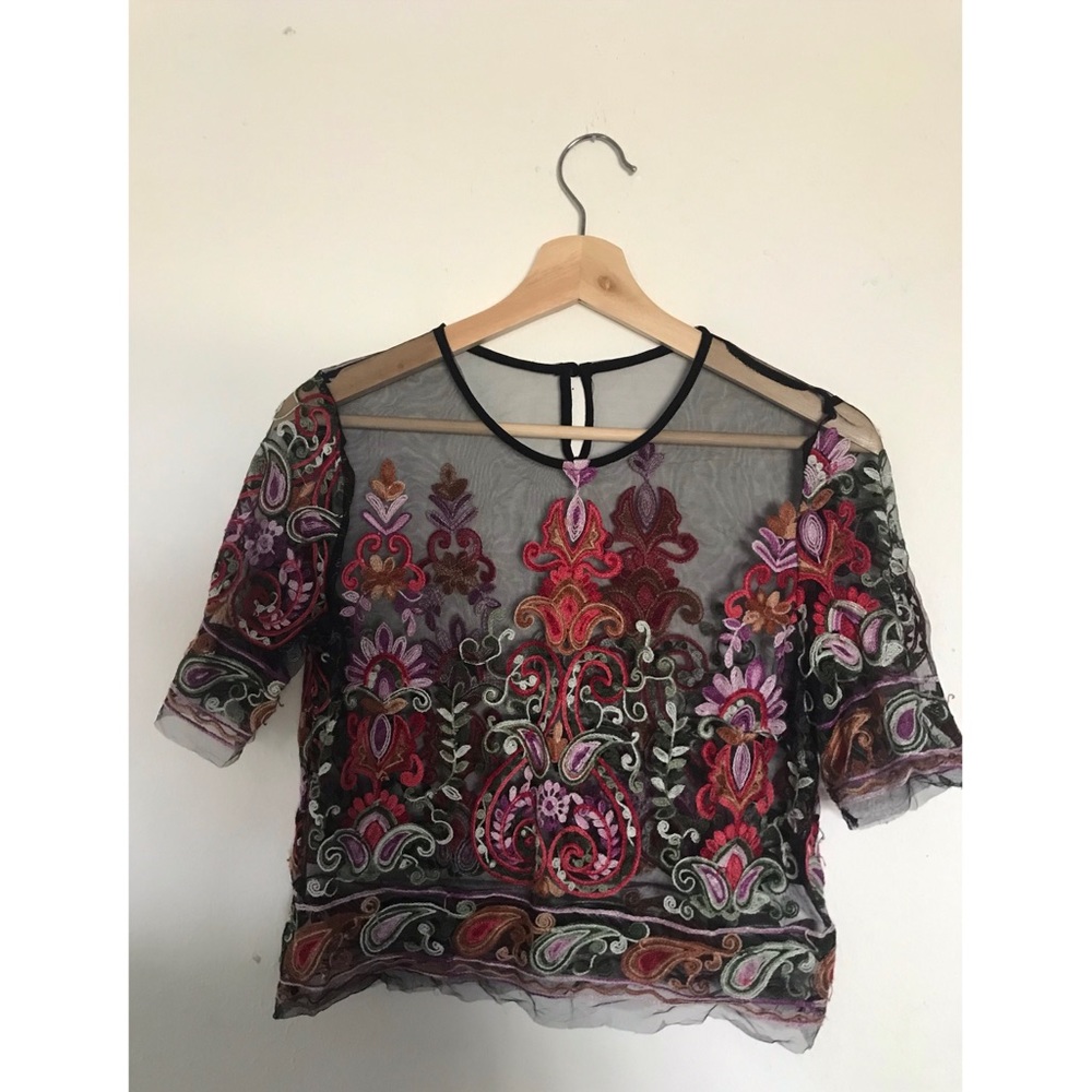 Black mesh appliqué short sleeve top layer, size 2